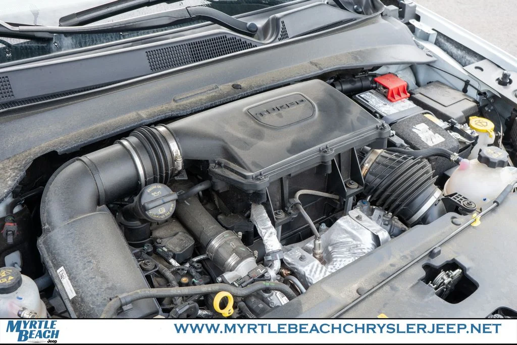 Certified Used 2023 Bright White Clearcoat Jeep Latitude image 32