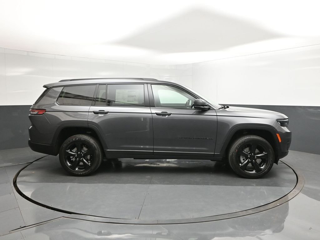 New 2025 Baltic Gray Metallic Clear-Coat Exterior Paint Jeep Altitude X image 26