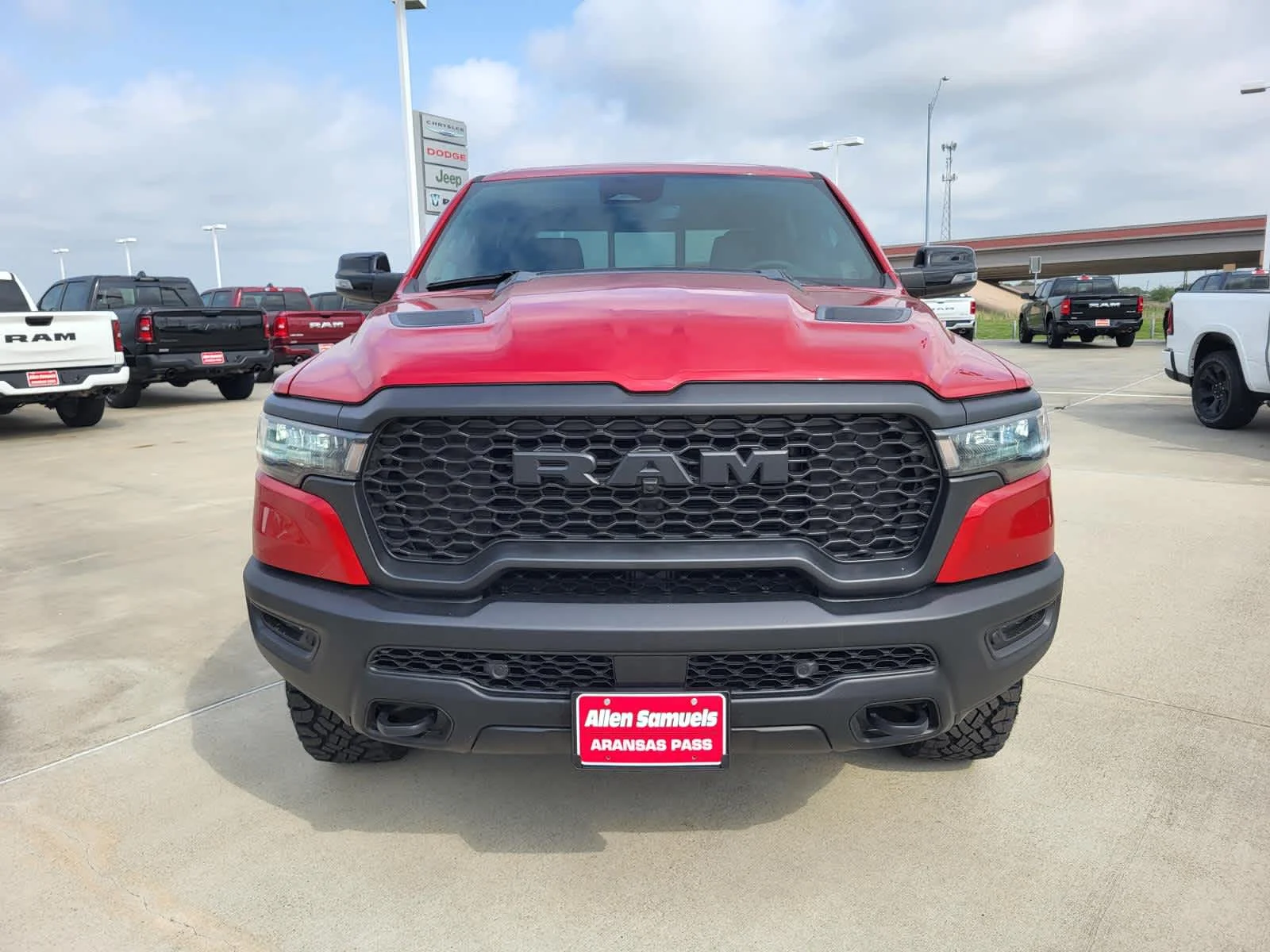 New 2026 Molten Red Pearlcoat Ram Rebel image 8