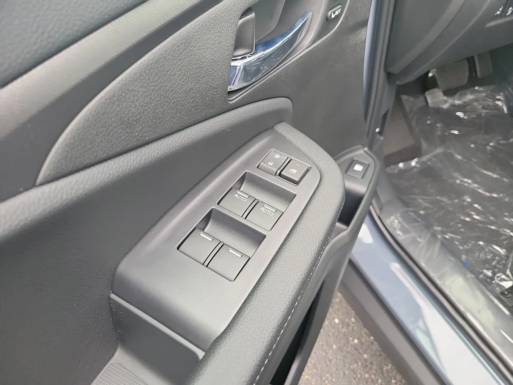 New 2026 Sonic Gray Pearl Honda RTL image 12