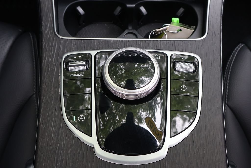 Used 2020 White Mercedes-Benz 4MATIC® image 19