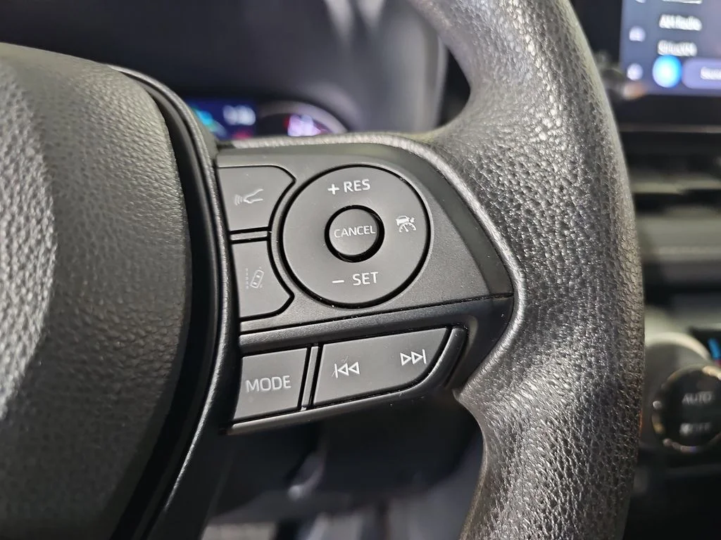 Used 2025 Silver Toyota XLE image 20