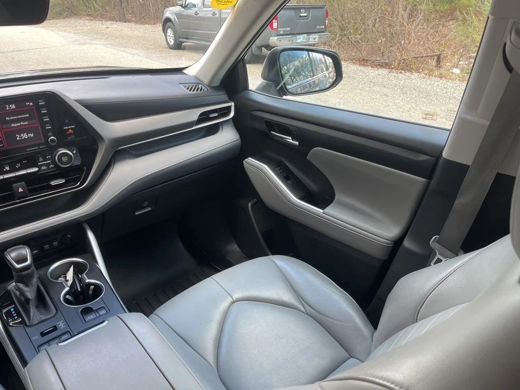 2020 Toyota Highlander XLE - Photo 13