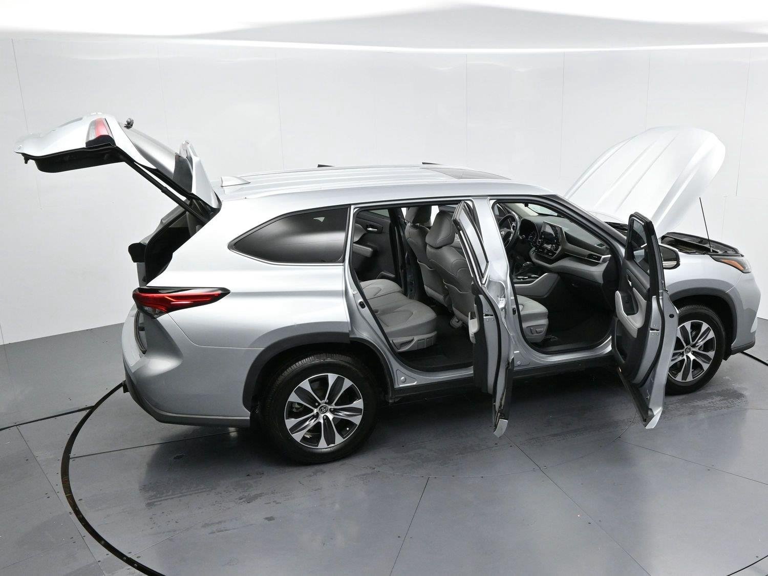 Used 2022 Celestial Silver Metallic Toyota XLE image 46