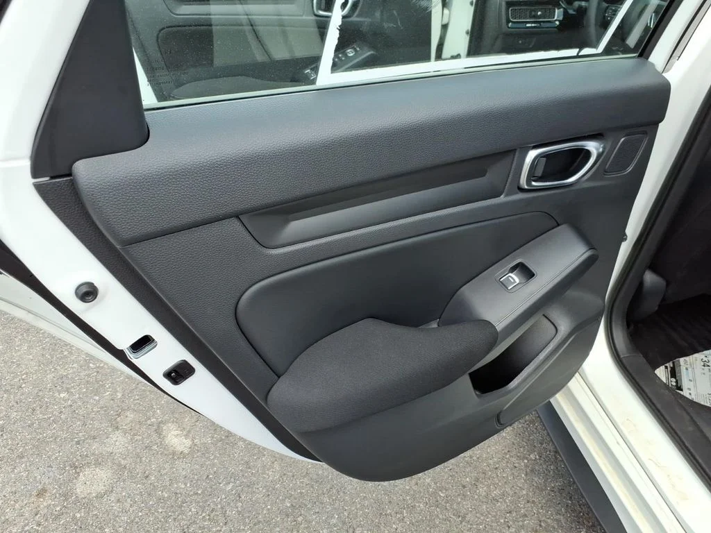 2026 Honda Civic Hatchback Sport - Photo 14