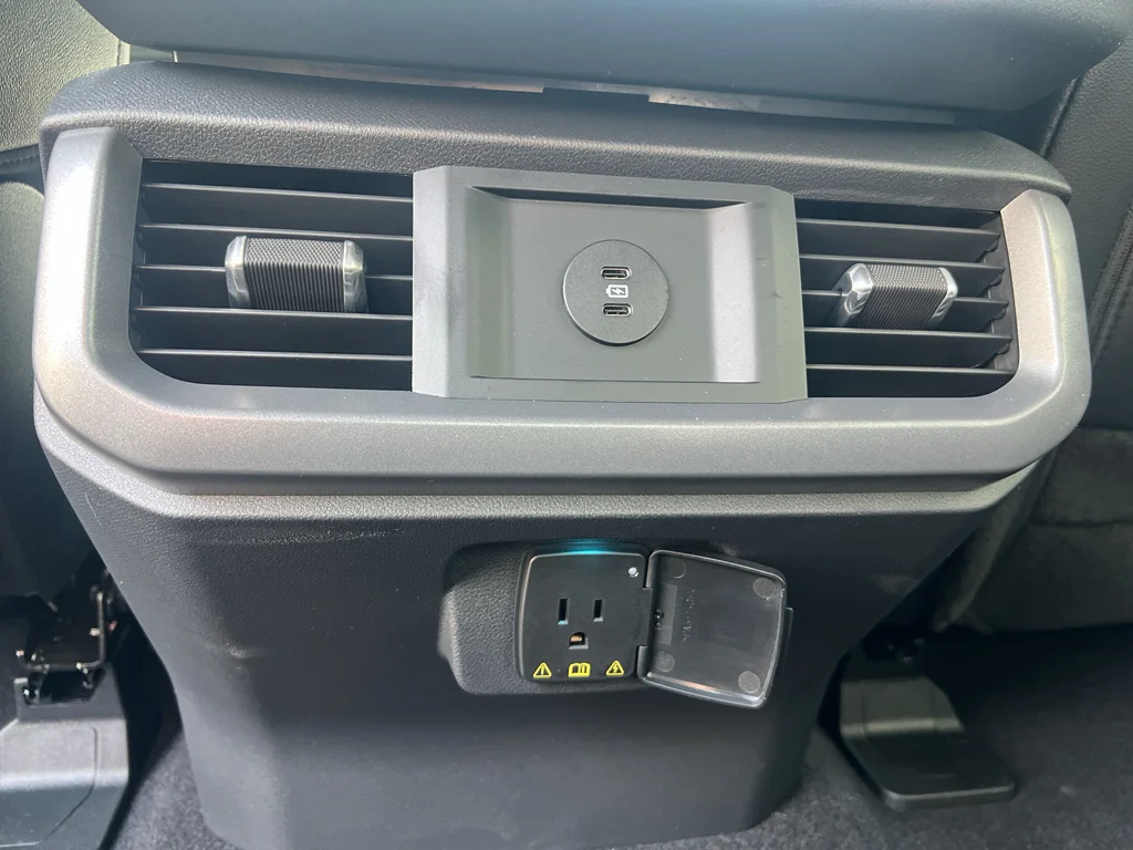 New 2026 Iconic Silver Metallic Ford Lariat® image 25