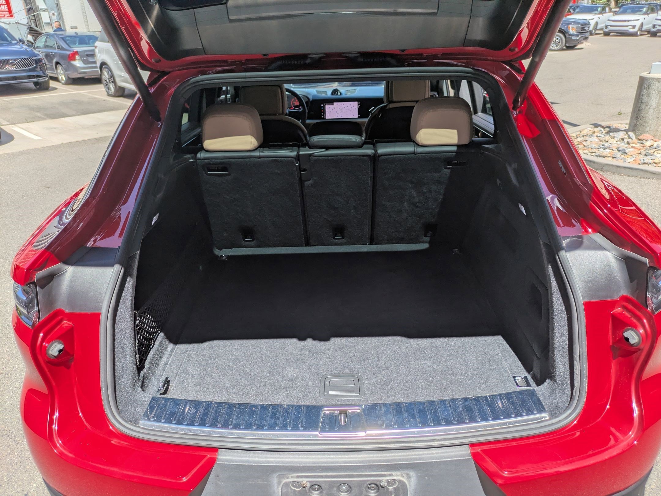 Used 2024 Red Porsche Cayenne Coupé (MY24) image 28