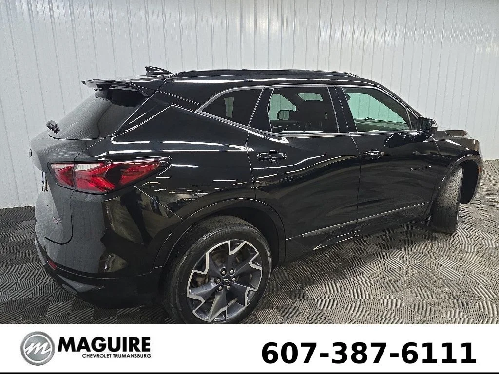 Used 2022 Black Chevrolet RS image 3