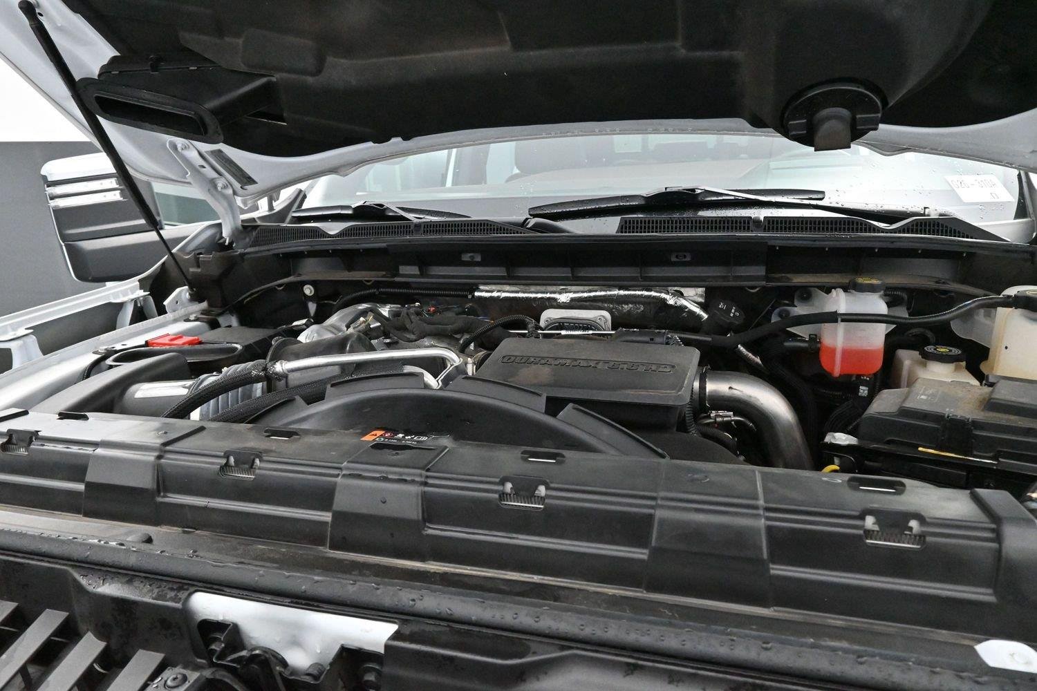 Used 2025 White Frost Tricoat GMC Denali image 32