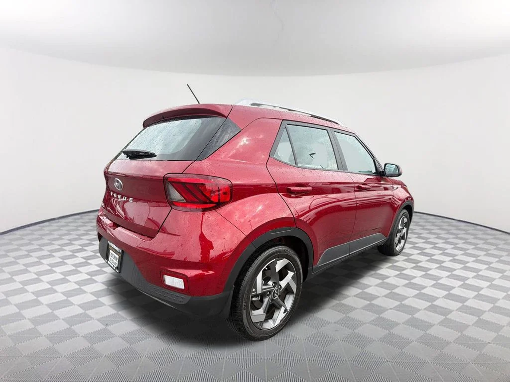 Used 2024 Red Hyundai SEL image 5