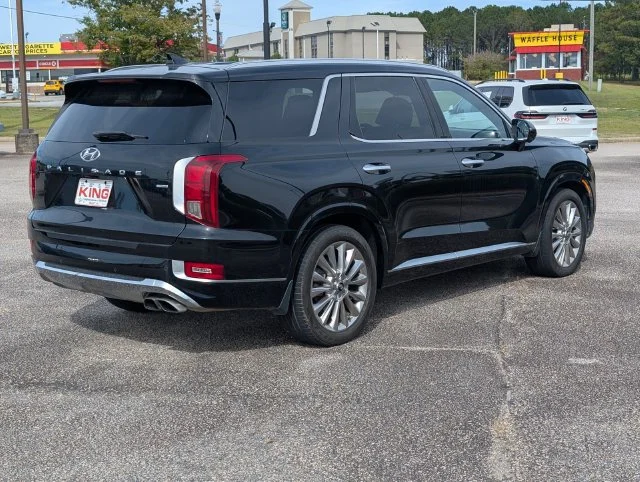 Used 2020 Black Hyundai Limited image 5