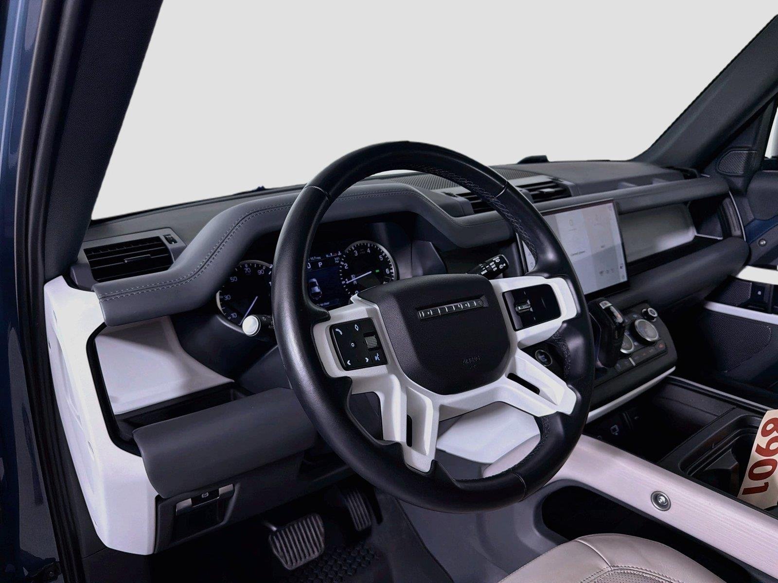 Certified Used 2023 Tasman Blue Land Rover S image 9