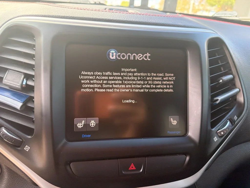 Used 2015 Gray Jeep Trailhawk image 15