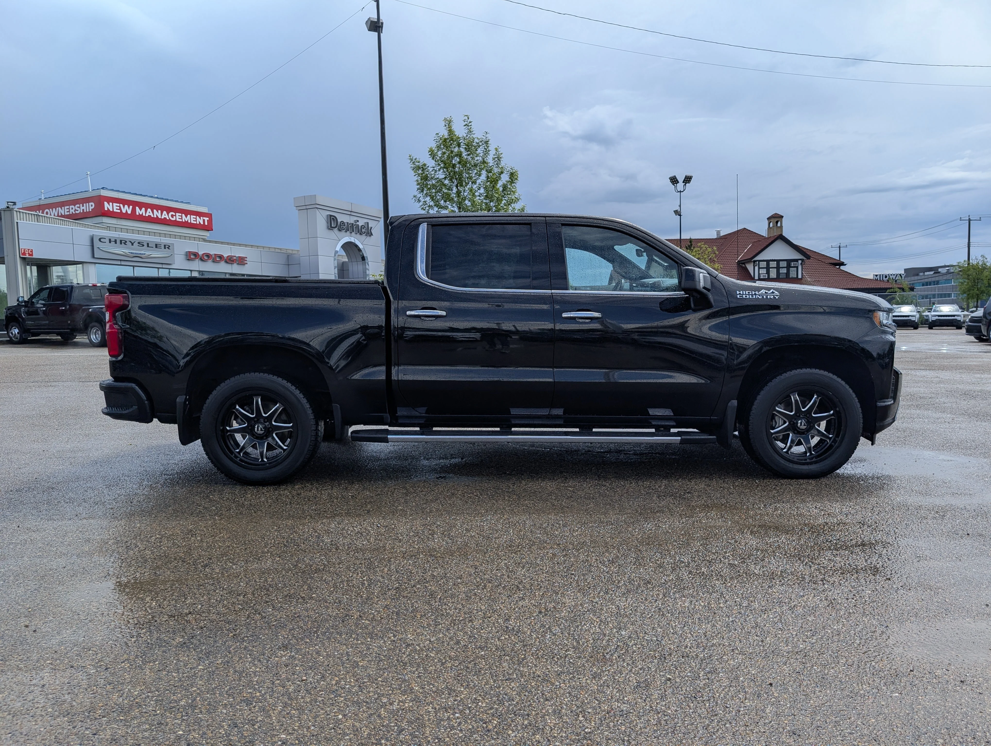 Used 2020 Black Chevrolet High Country image 8