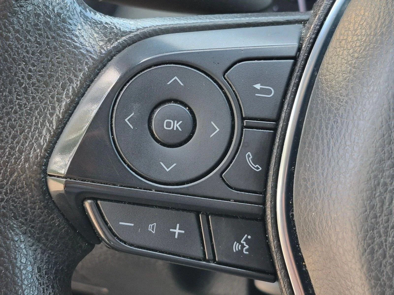 Used 2020 Predawn Gray Mica Toyota LE image 13
