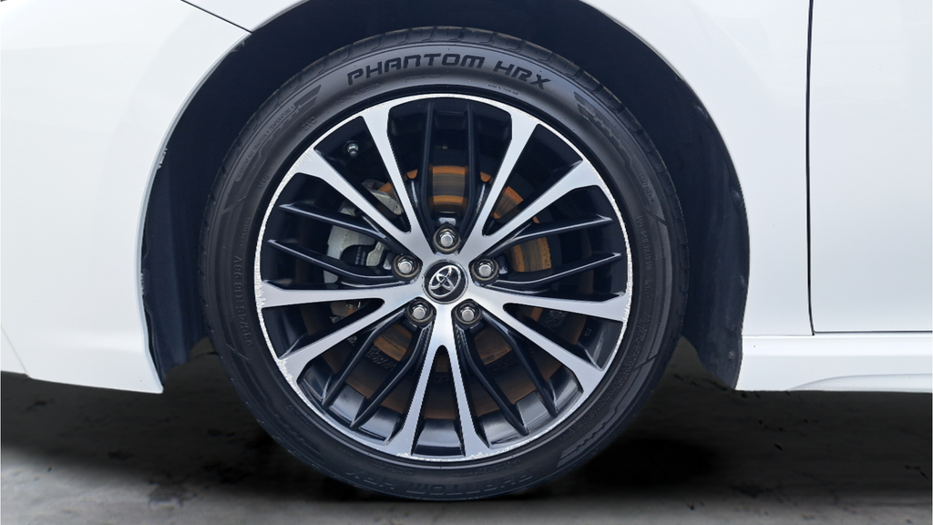 Used 2019 White Toyota SE image 28
