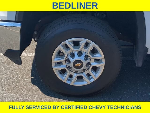 Used 2025 White Chevrolet LT image 18