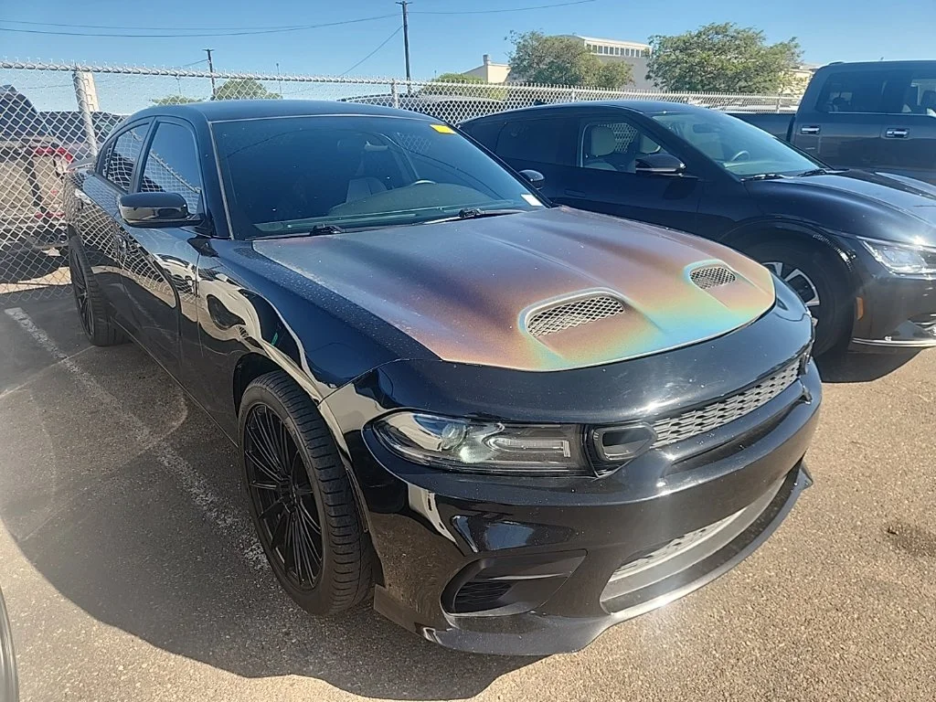 Used 2019 Black Dodge SXT image 1