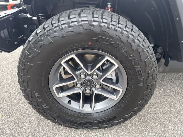 New 2026 Black Jeep Mojave X image 11