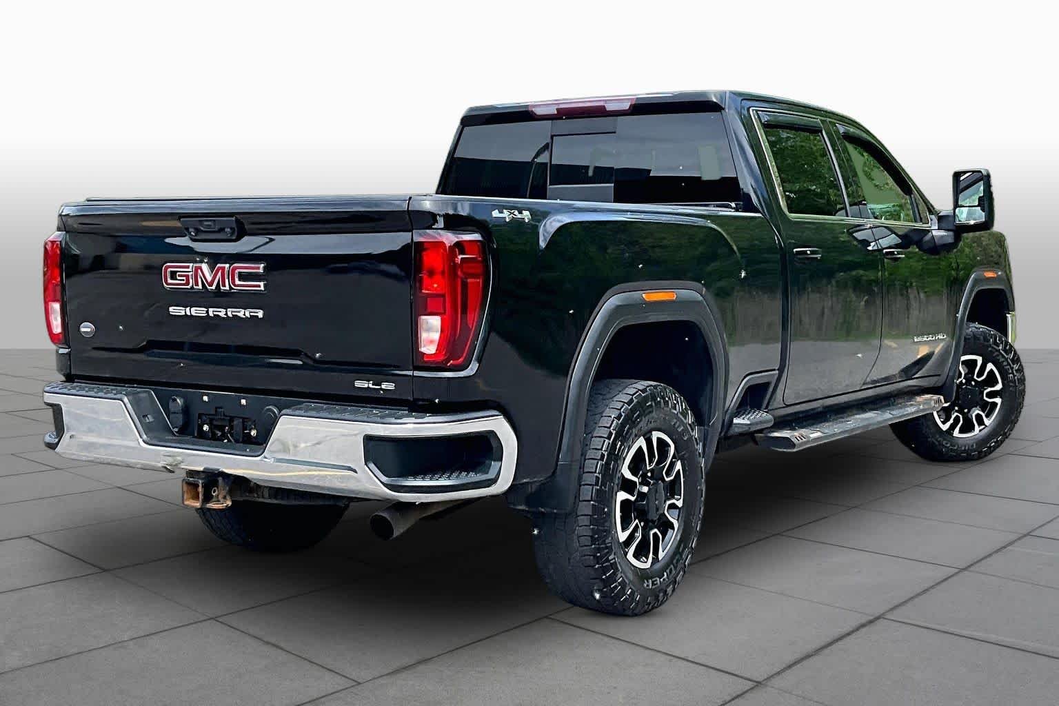 Used 2020 Onyx Black GMC SLE image 13