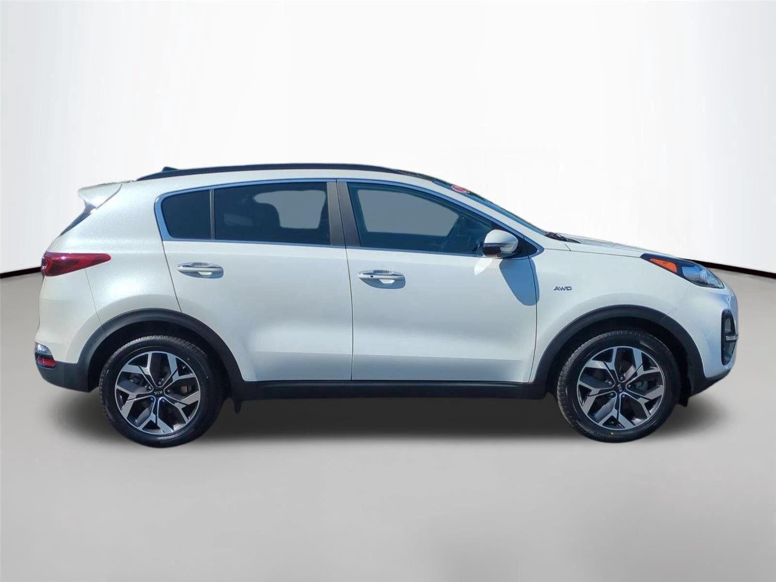Used 2022 Snow White Pearl Kia EX image 6