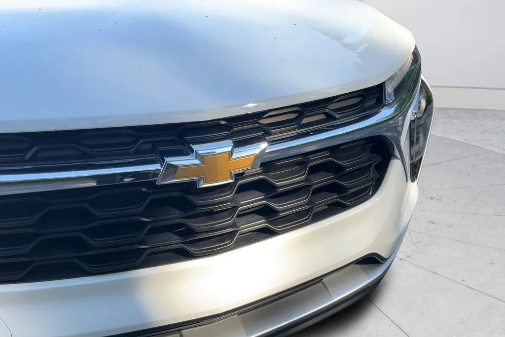 2025 Chevrolet Trax LT - Photo 28