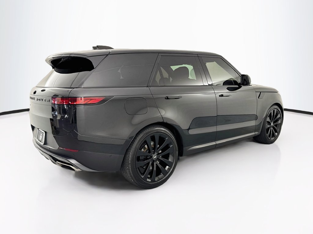 Used 2024 Black Land Rover SE image 5
