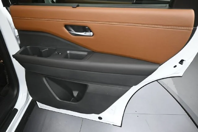 New 2026 White Nissan Platinum image 12