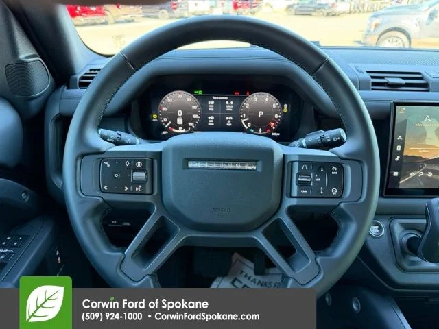 Used 2025  Land Rover X-Dynamic SE image 24