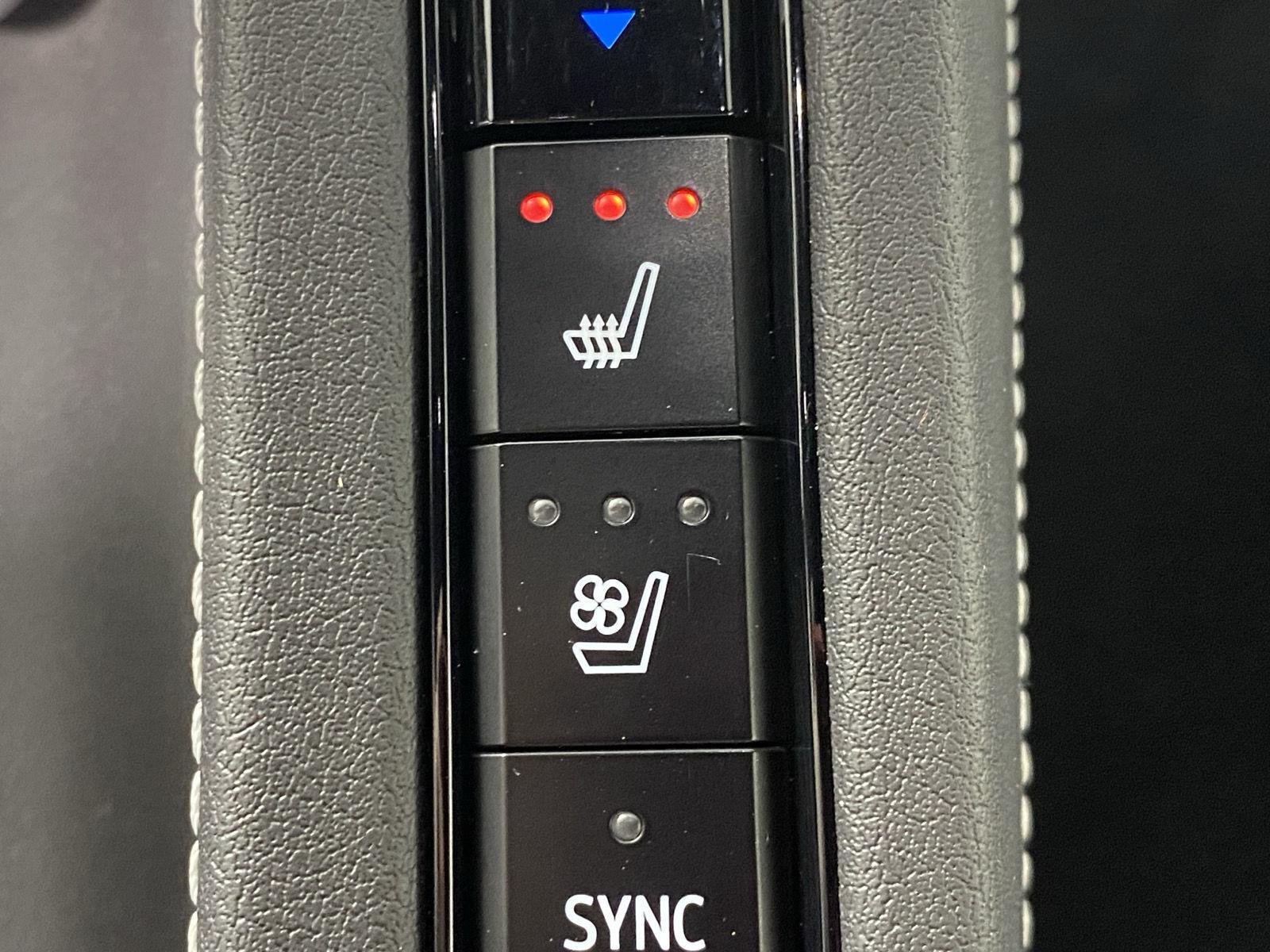 Used 2021 Rapid Blue Chevrolet 2LT image 21