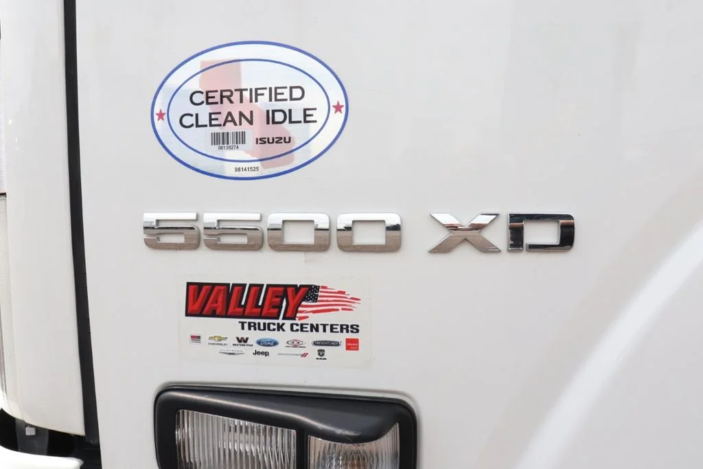 Used 2023 Arctic White Chevrolet Base image 27
