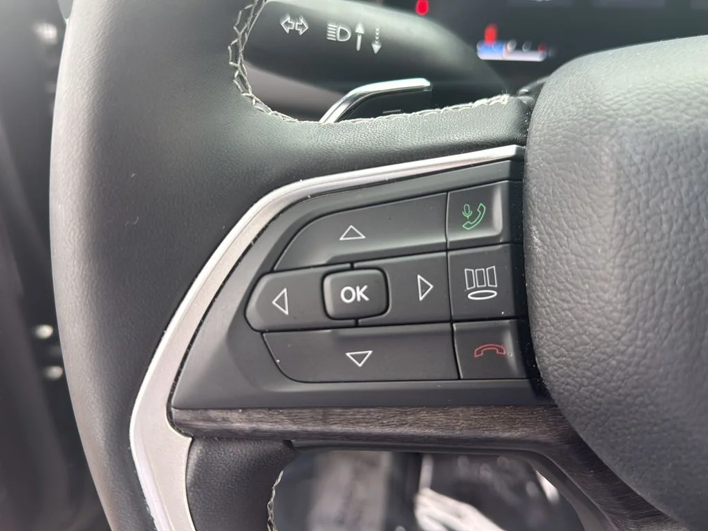 Certified Used 2025 Black Jeep Limited image 9