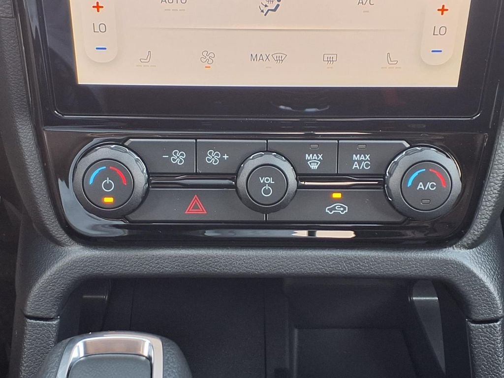 New 2026 Carbonized Gray Metallic Ford XLT image 21
