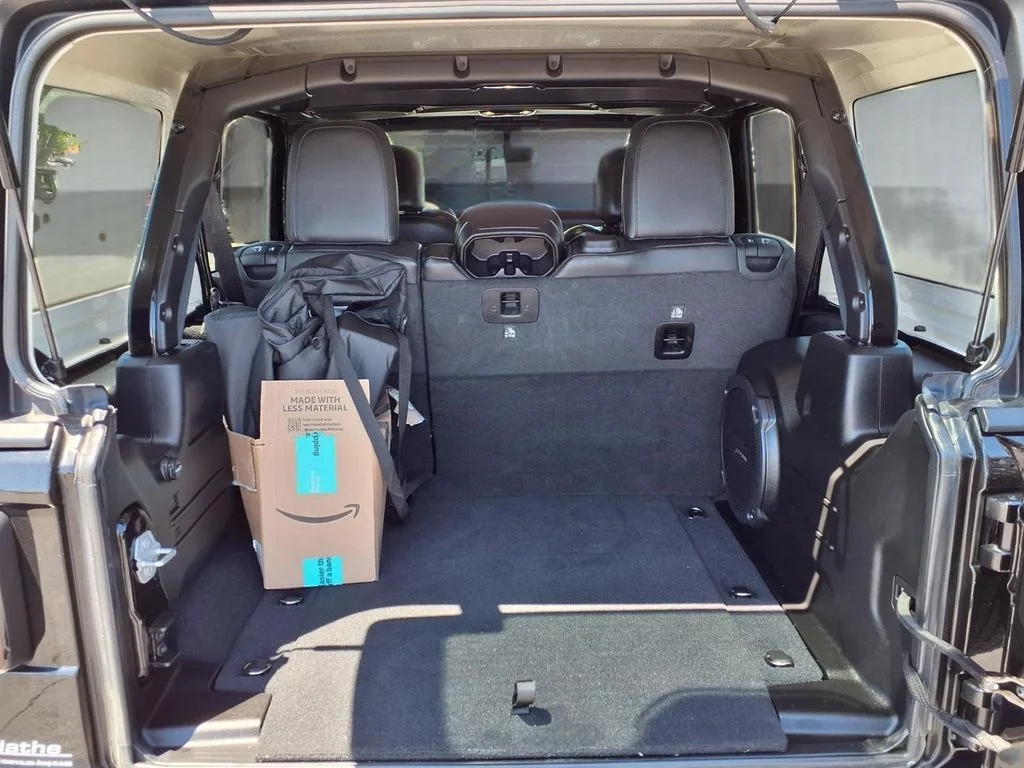 Used 2022 Black Jeep Unlimited Sahara image 26
