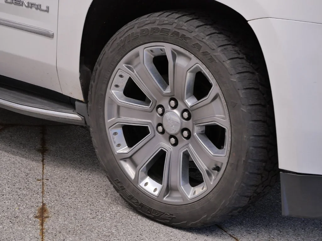 Used 2016 White GMC Denali image 4