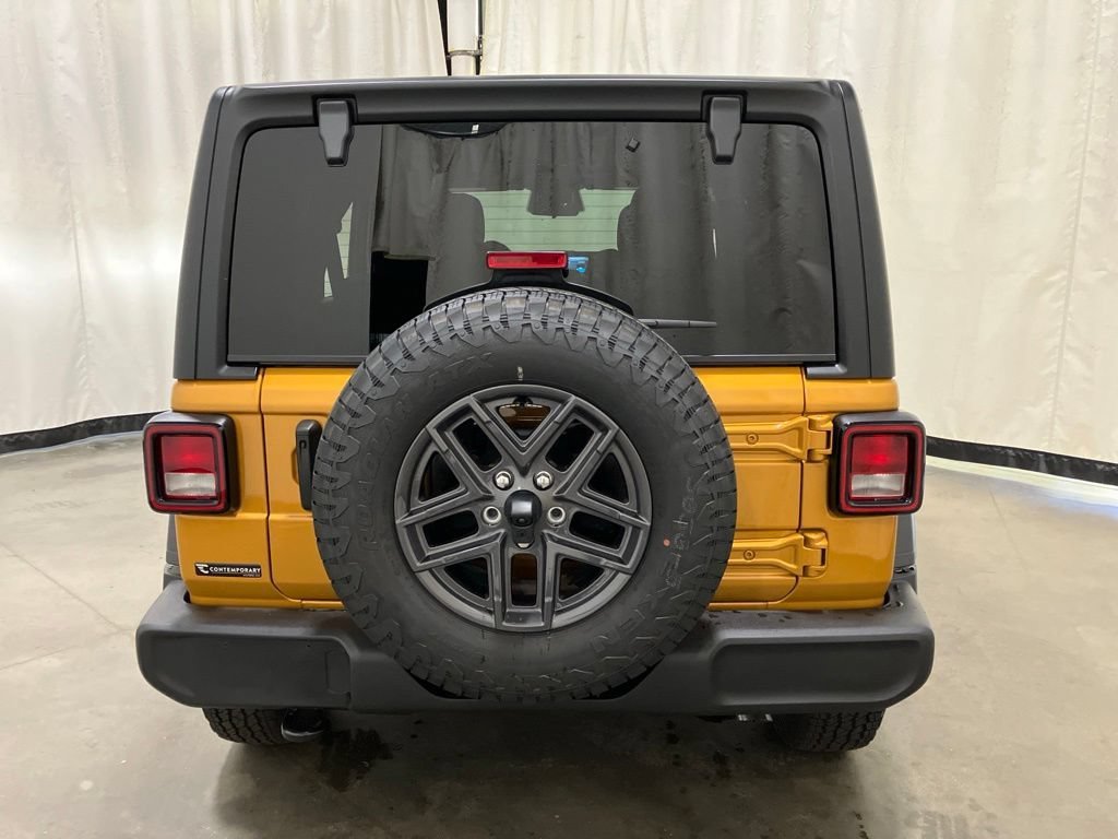 New 2026 Goldilocks Exterior Paint Jeep Sport S image 24