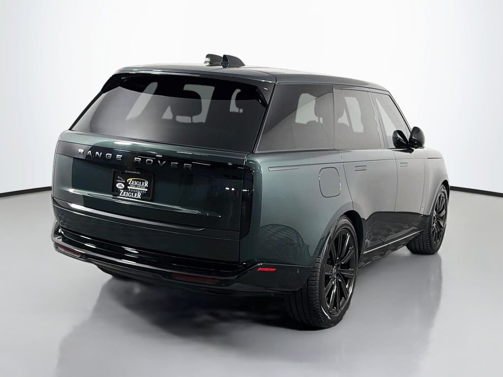 Used 2025 Belgravia Green Metallic Land Rover SE image 5