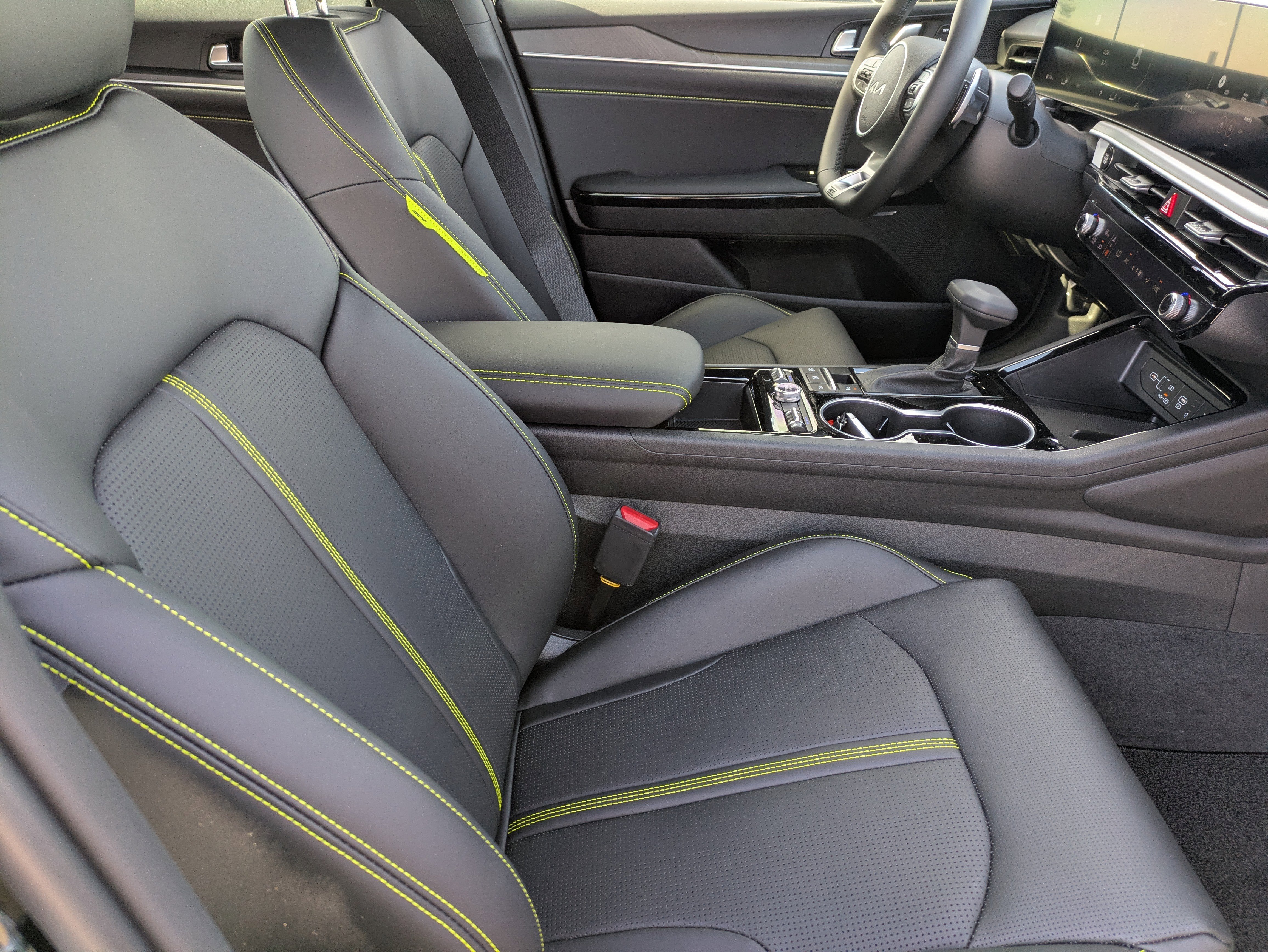 New 2026 Aurora Black Pearl Kia GT image 11
