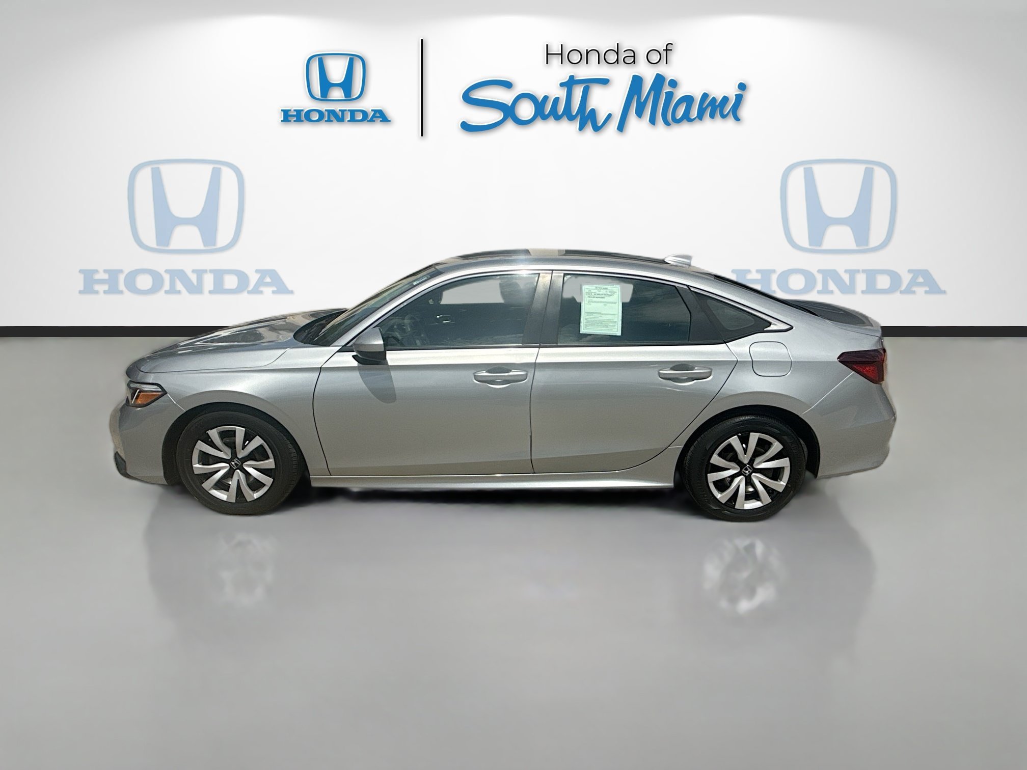 2025 Honda Civic LX - Photo 4