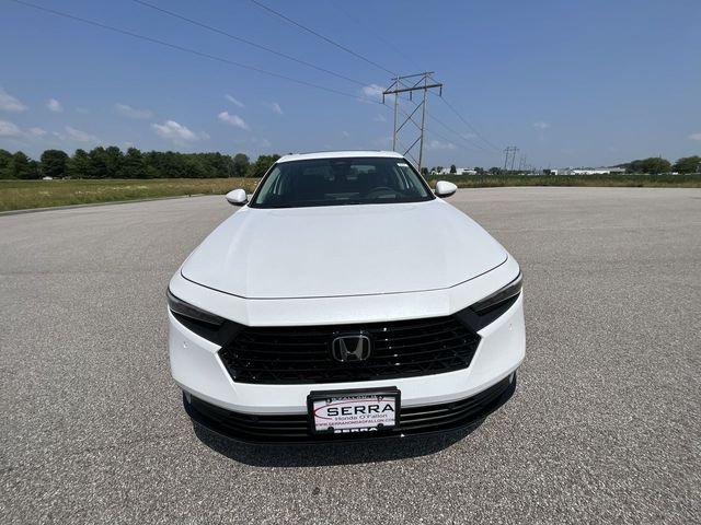 Used 2024 Platinum White Honda Touring image 11