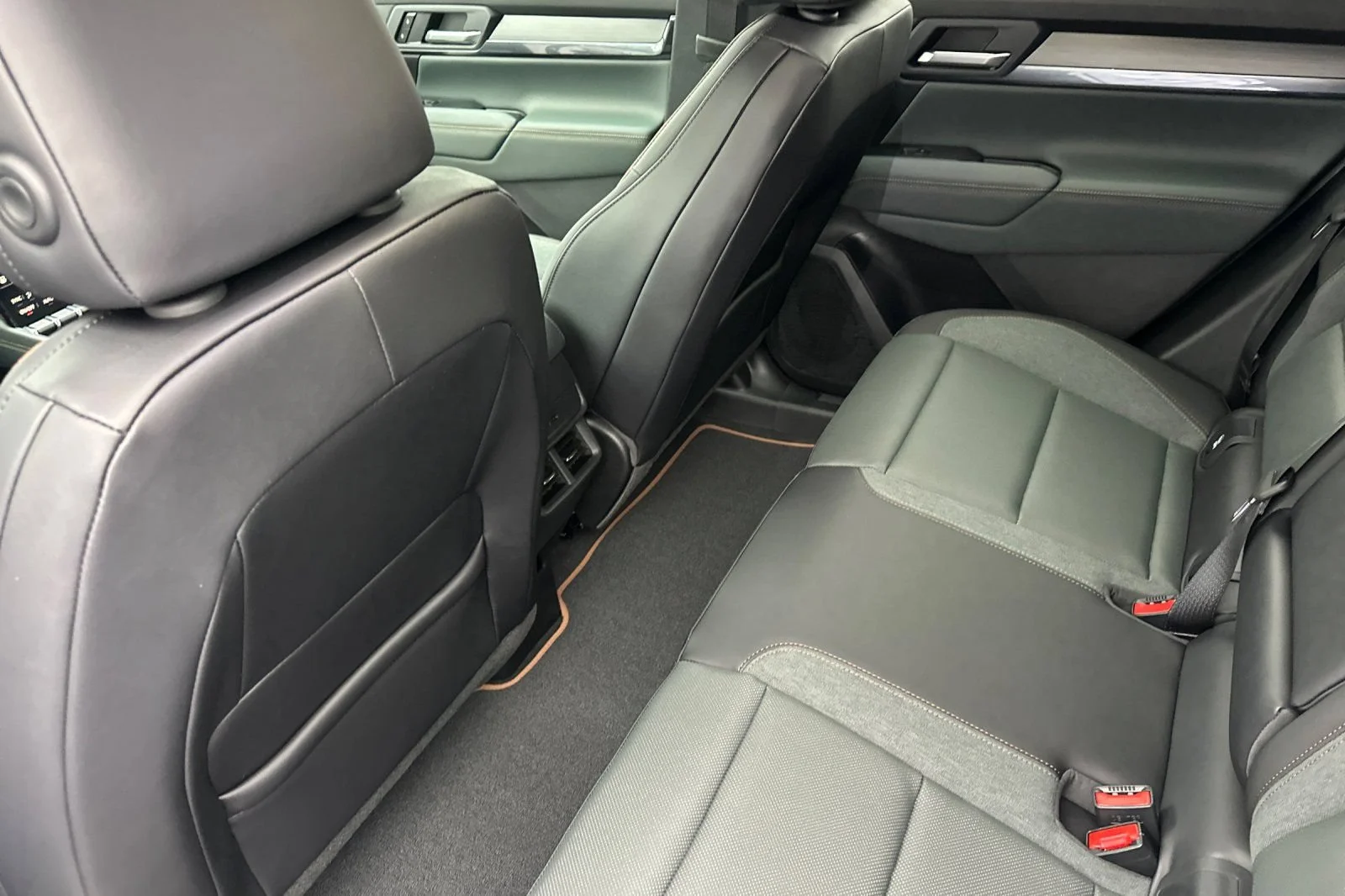 2026 GMC Terrain AT4 - Photo 9