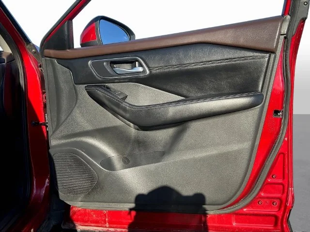 Used 2021 Red Nissan SL image 30