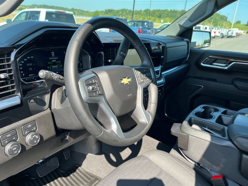 Used 2023 Black Chevrolet LT image 15
