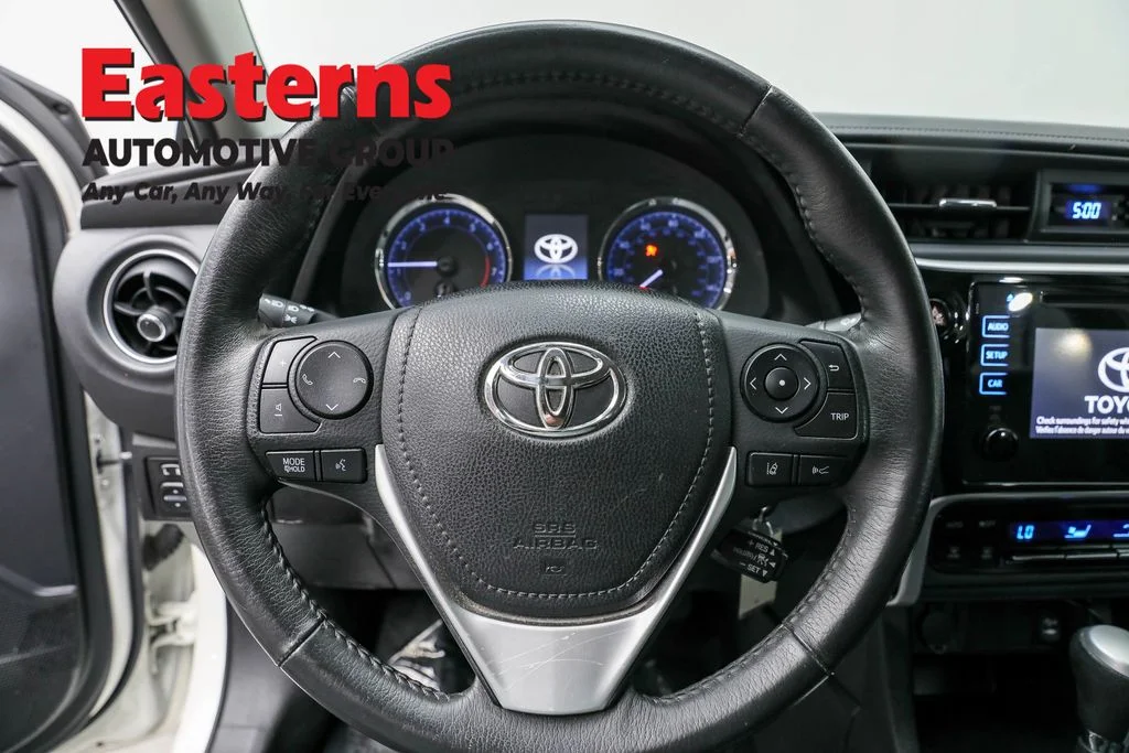 Used 2018 White Toyota SE image 10