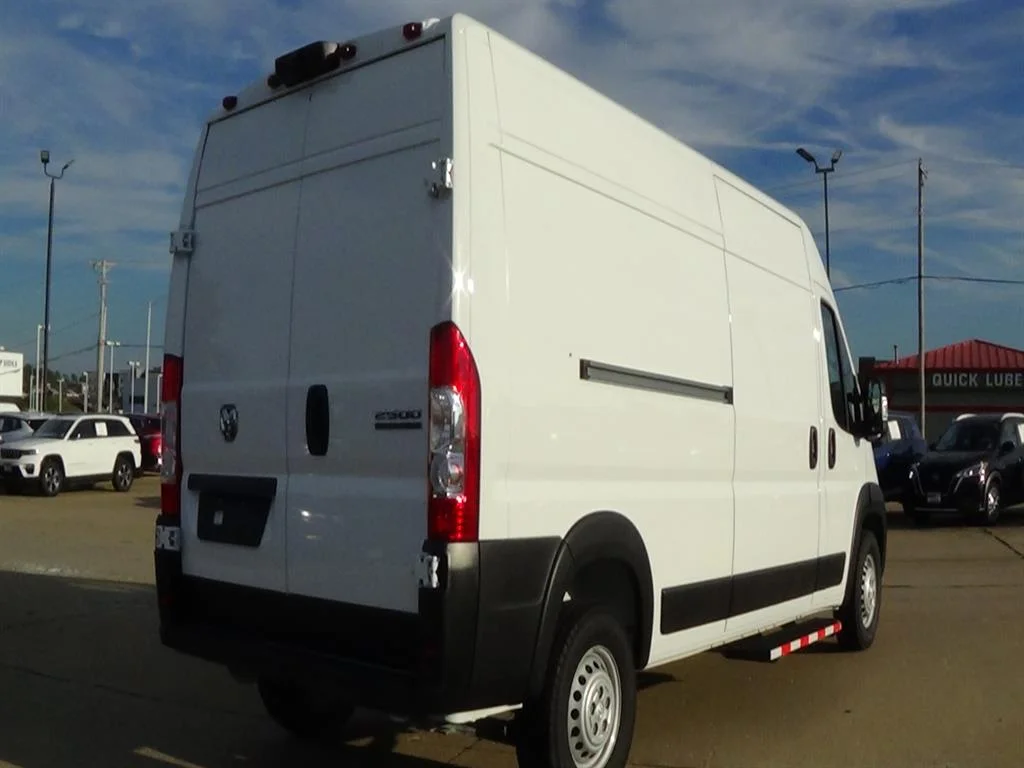 Used 2025 Bright White Clear Coat (pw7) RAM Tradesman 2500 image 6