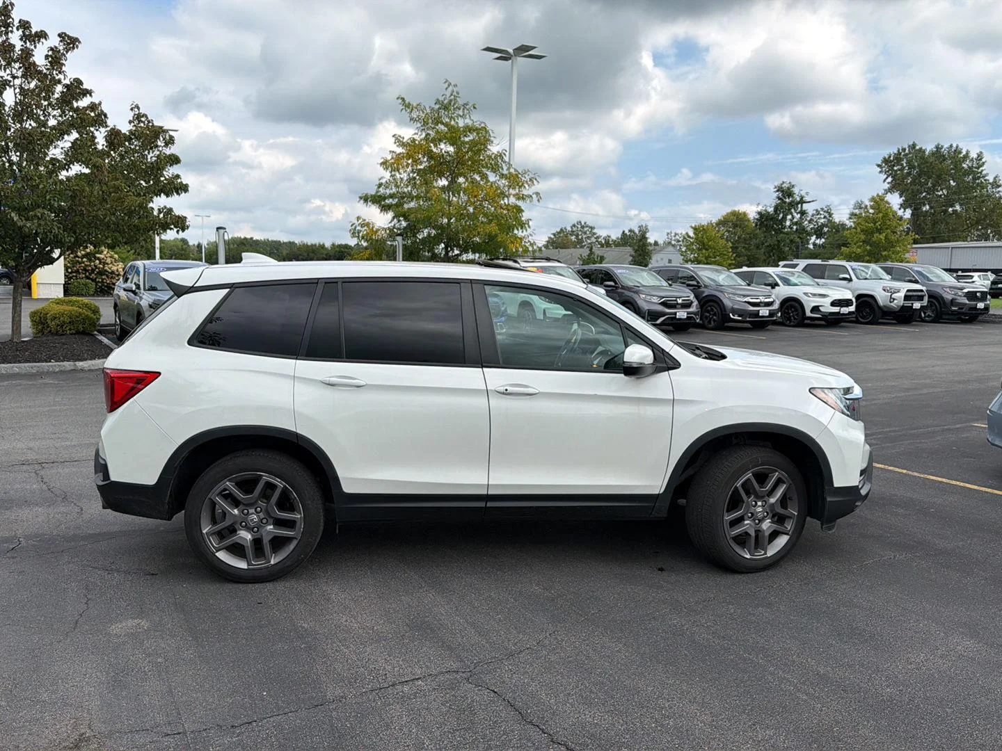 Used 2023 Platinum White Pearl Honda EX-L image 8
