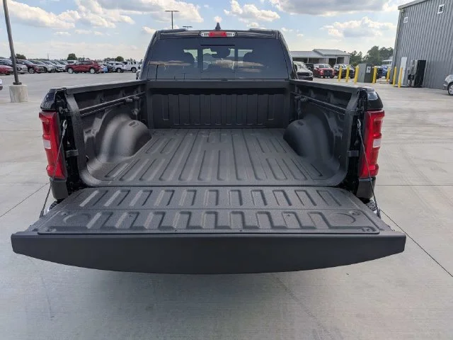 New 2026 Diamond Black Crystal Pearl-Coat Exterior Paint RAM Big Horn/Lone Star image 12