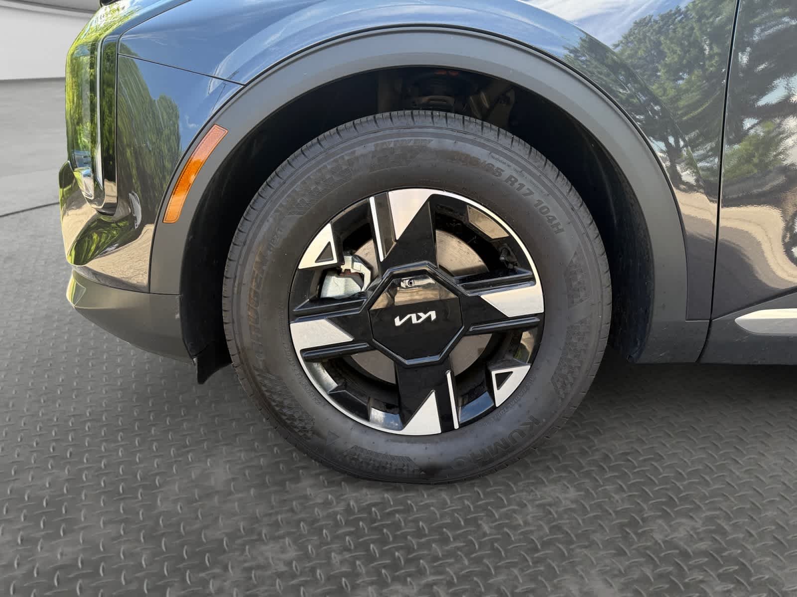 Certified Used 2026 Gravity Gray Kia LX image 9