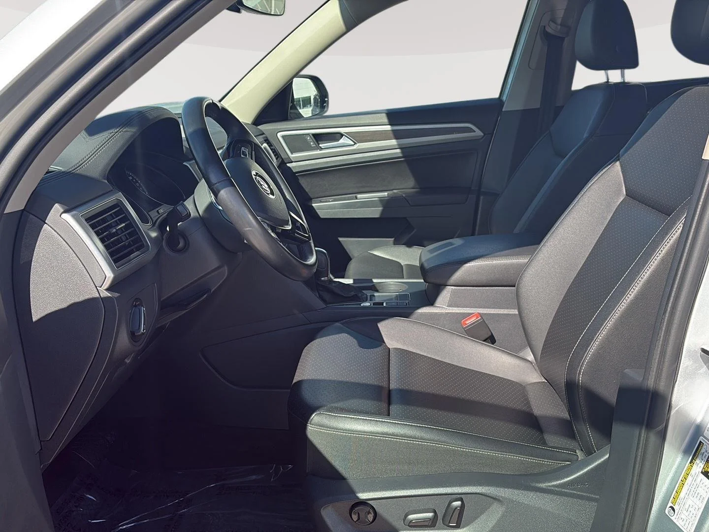 Used 2018  Volkswagen 3.6L V6 SE image 5