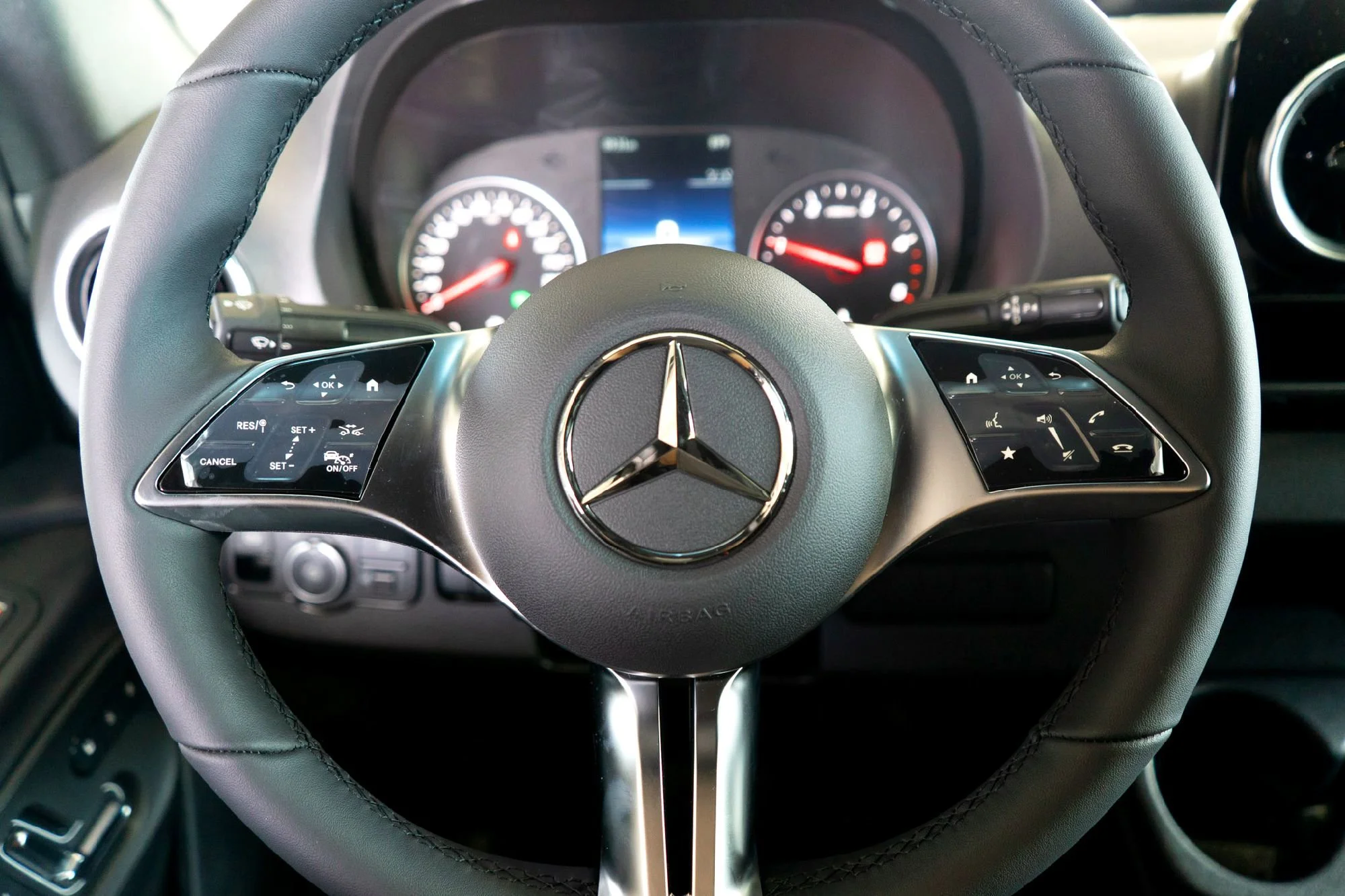 New 2025  Mercedes-Benz Cargo 144 WB image 13